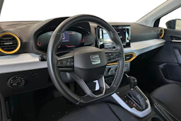 harmaa SEAT Arona 2024 kuva 3.