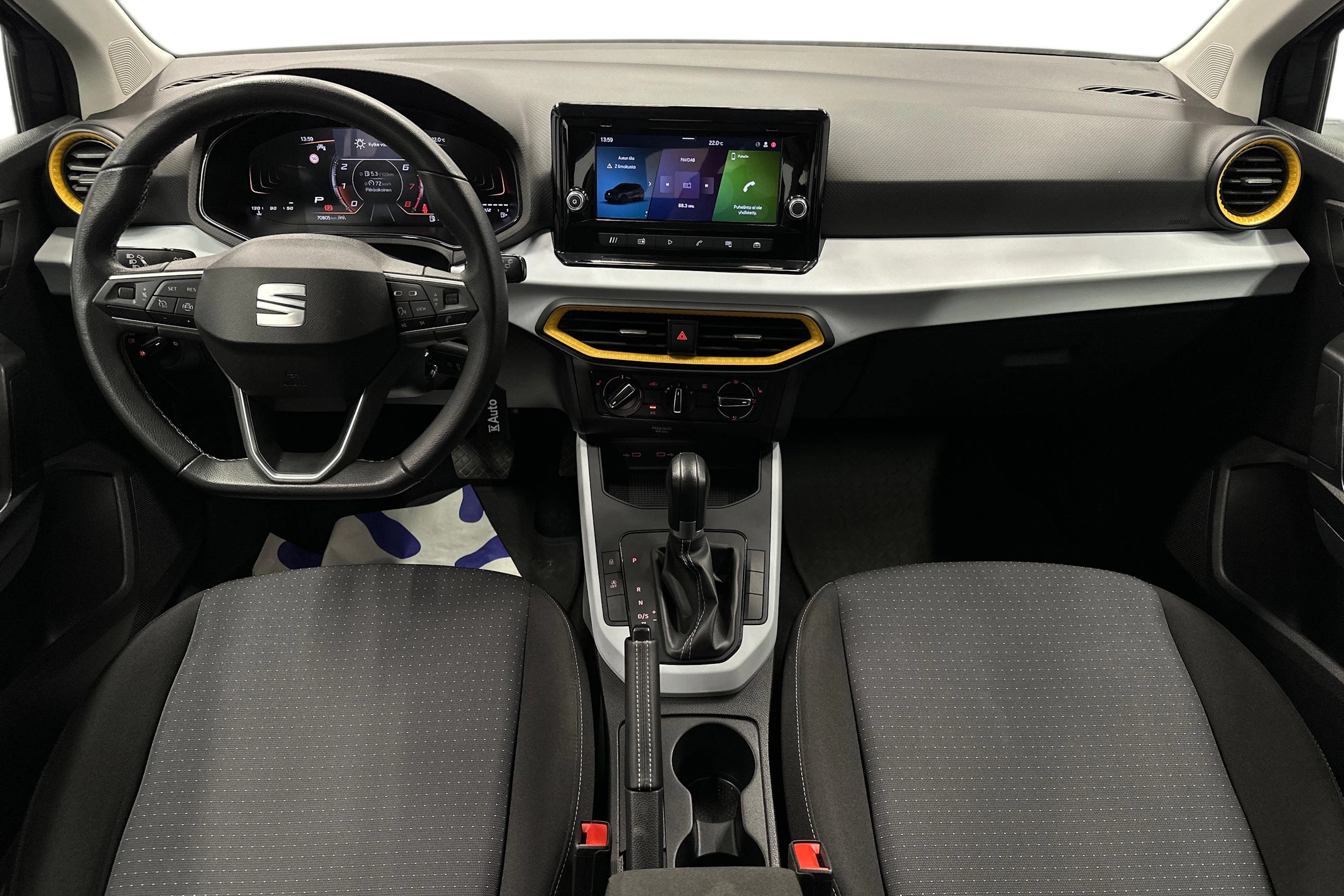 harmaa SEAT Arona 2024 kuva 7.