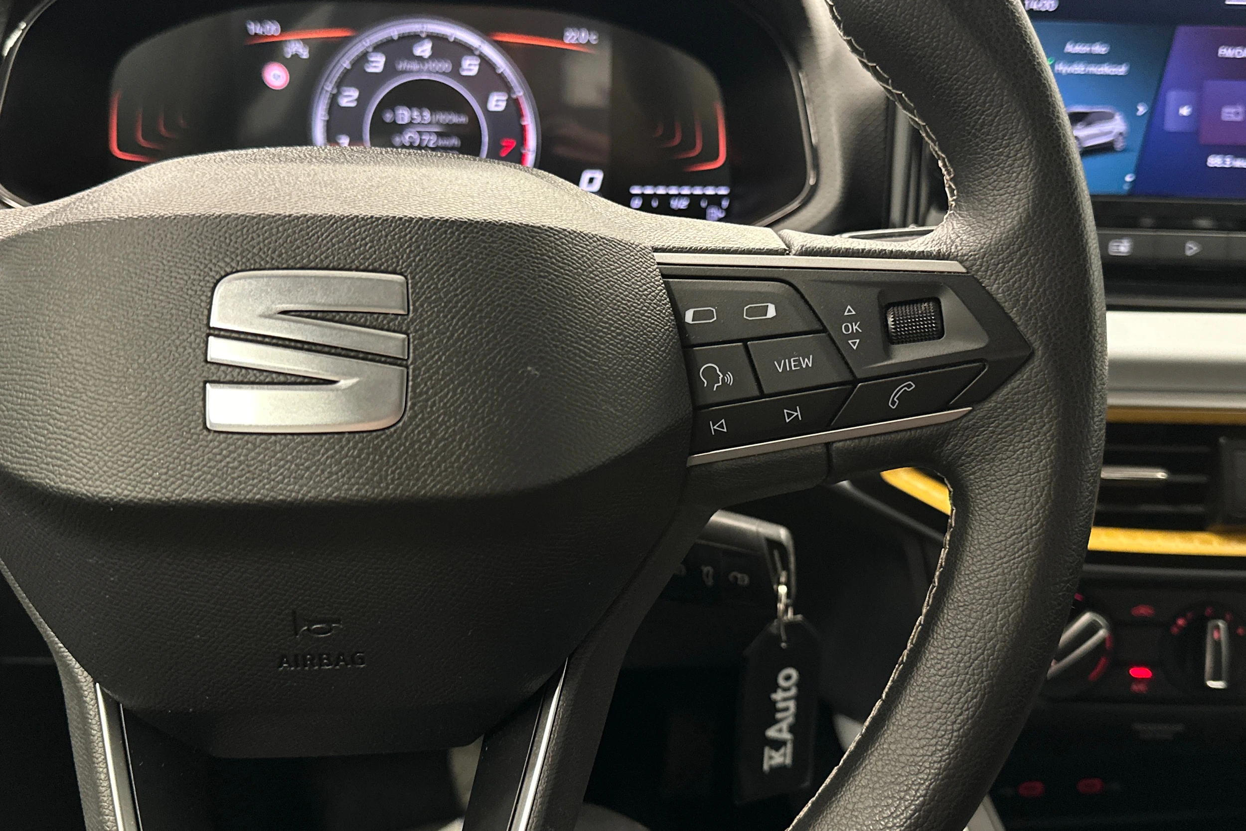 harmaa SEAT Arona 2024 kuva 12.