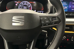 harmaa SEAT Arona 2024 kuva 12.