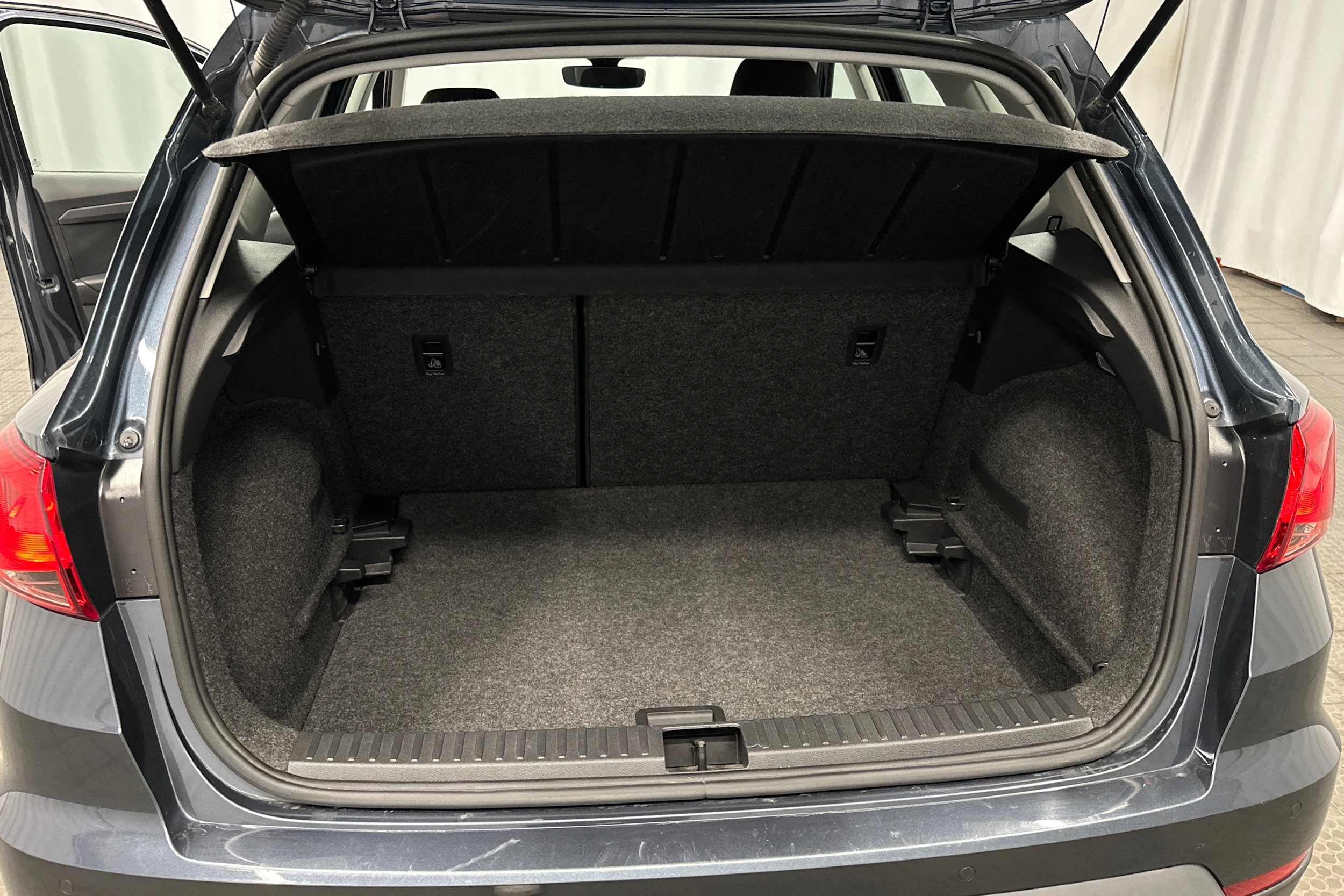 harmaa SEAT Arona 2024 kuva 29.