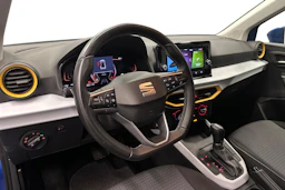 sininen SEAT Arona 2024 kuva 6.