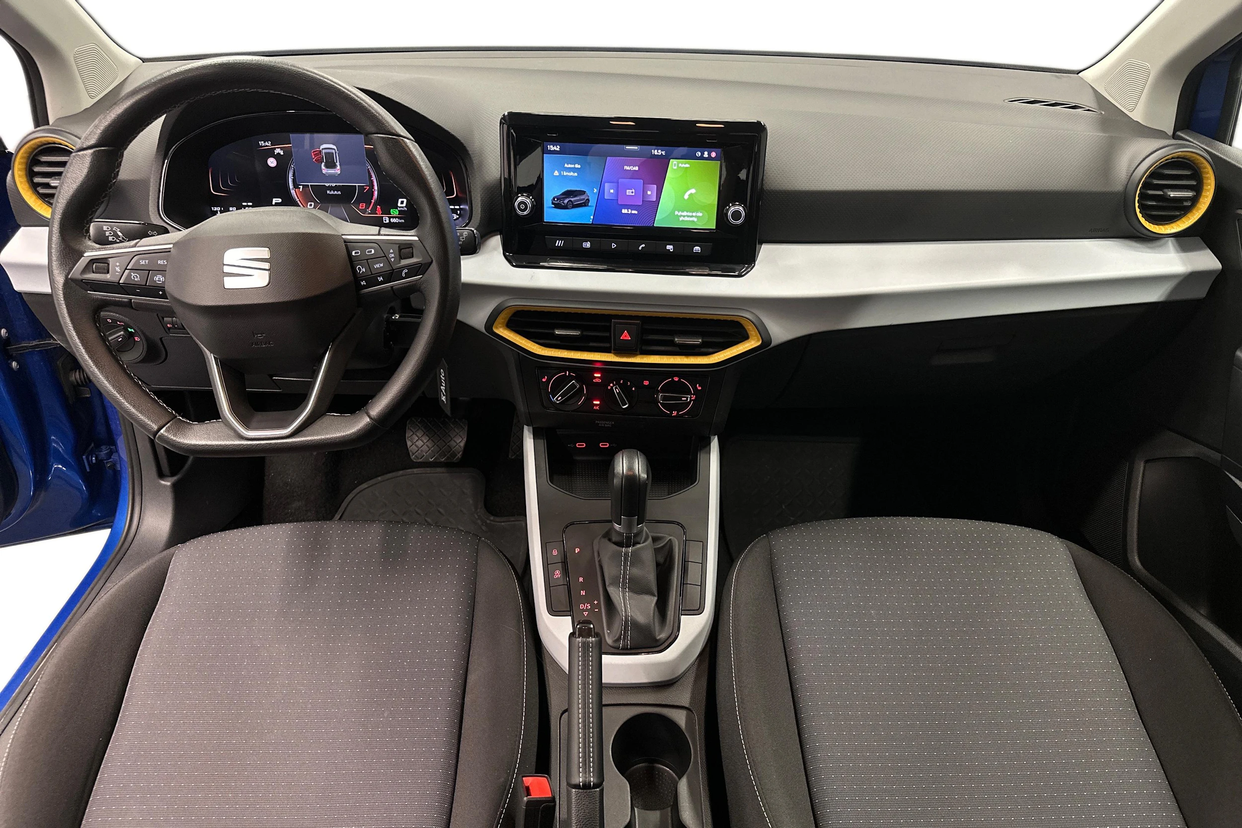 sininen SEAT Arona 2024 kuva 7.