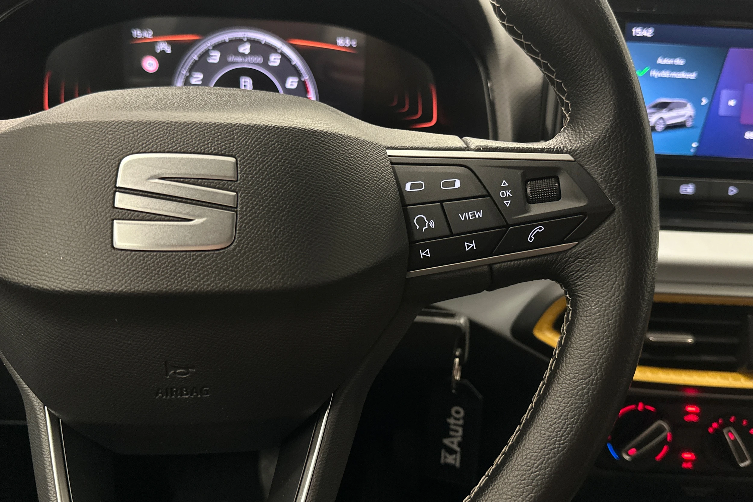 sininen SEAT Arona 2024 kuva 12.