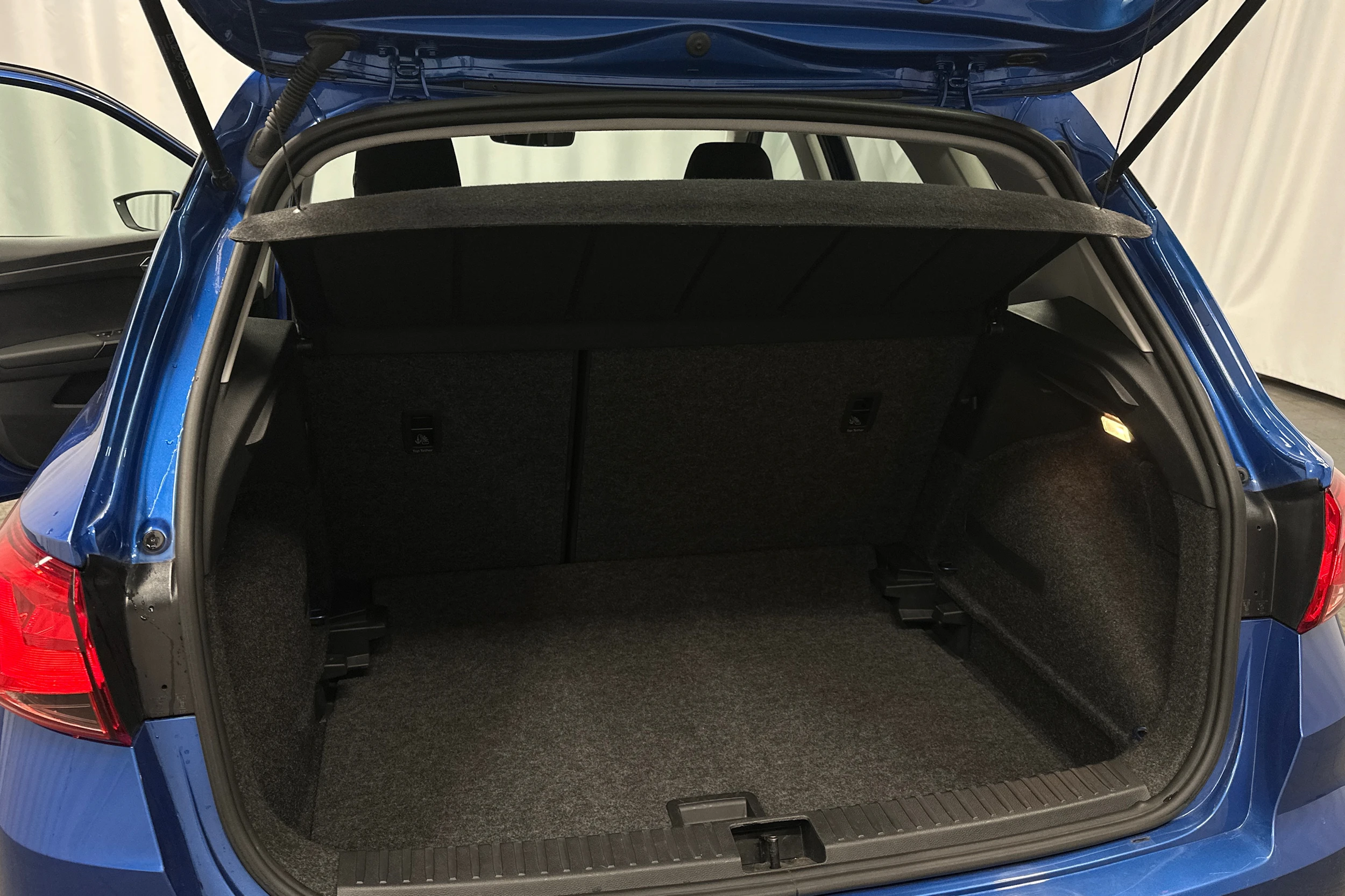 sininen SEAT Arona 2024 kuva 31.