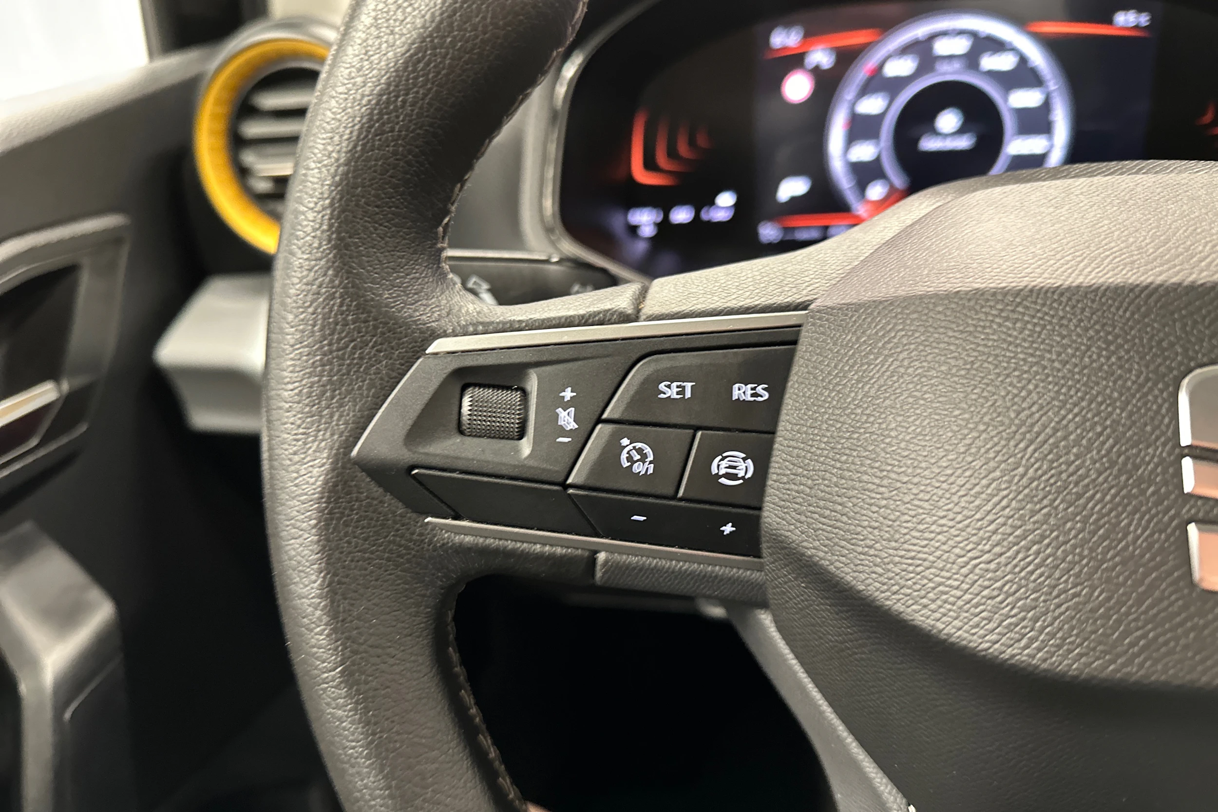 musta SEAT Arona 2024 kuva 15.