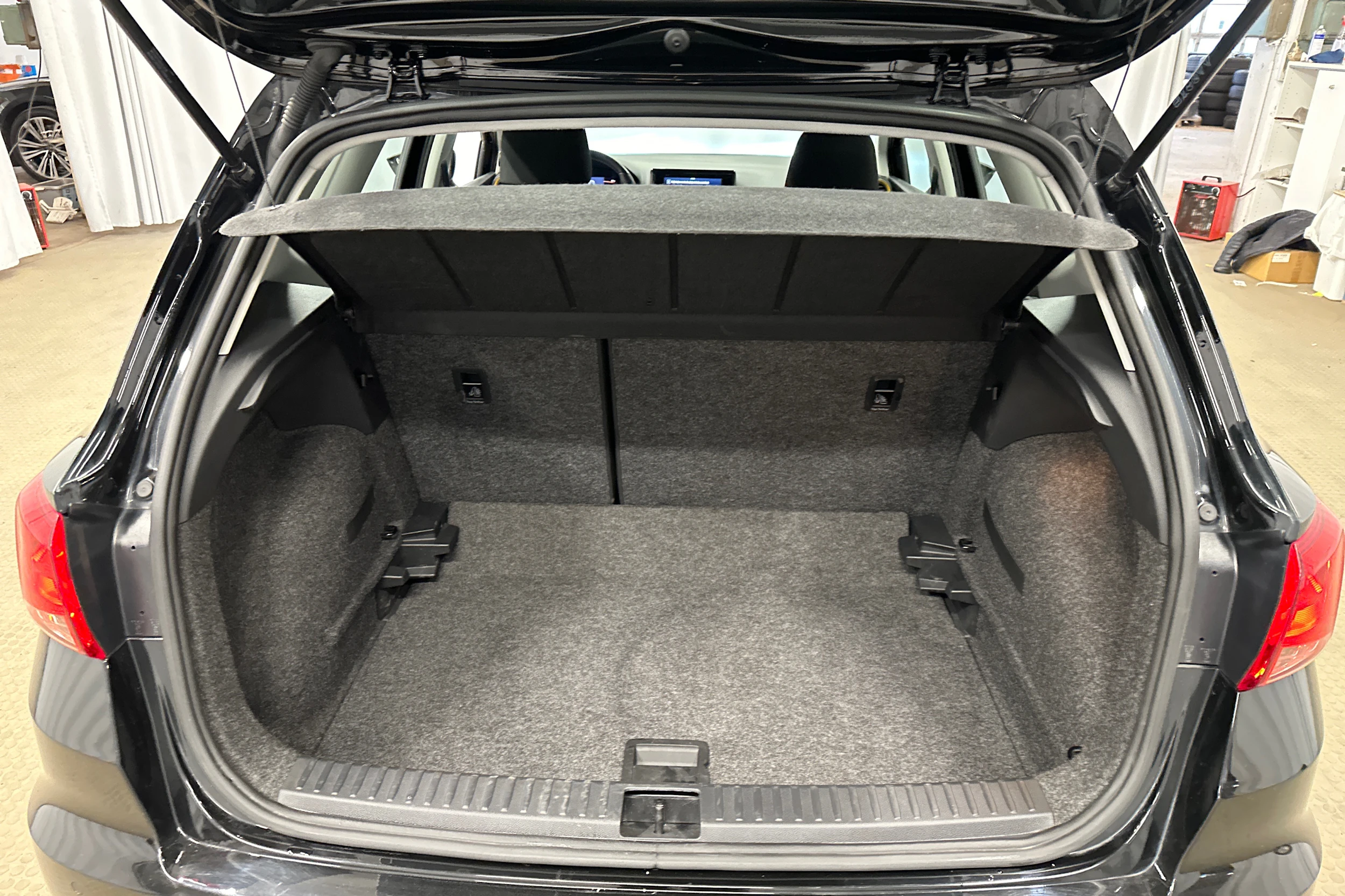 musta SEAT Arona 2024 kuva 24.
