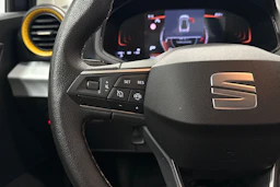harmaa SEAT Arona 2024 kuva 11.