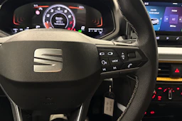 harmaa SEAT Arona 2024 kuva 12.