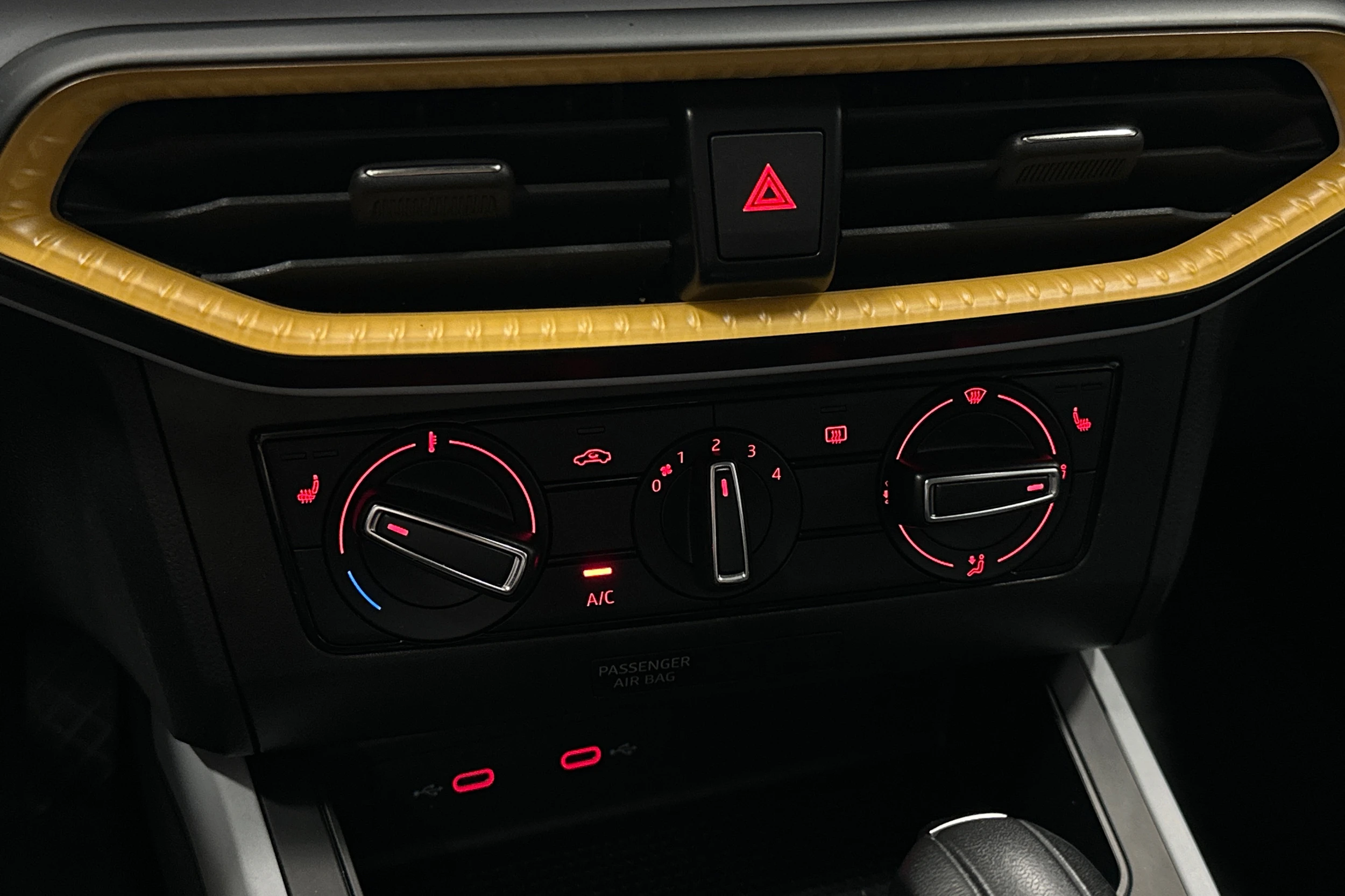 musta SEAT Arona 2024 kuva 27.