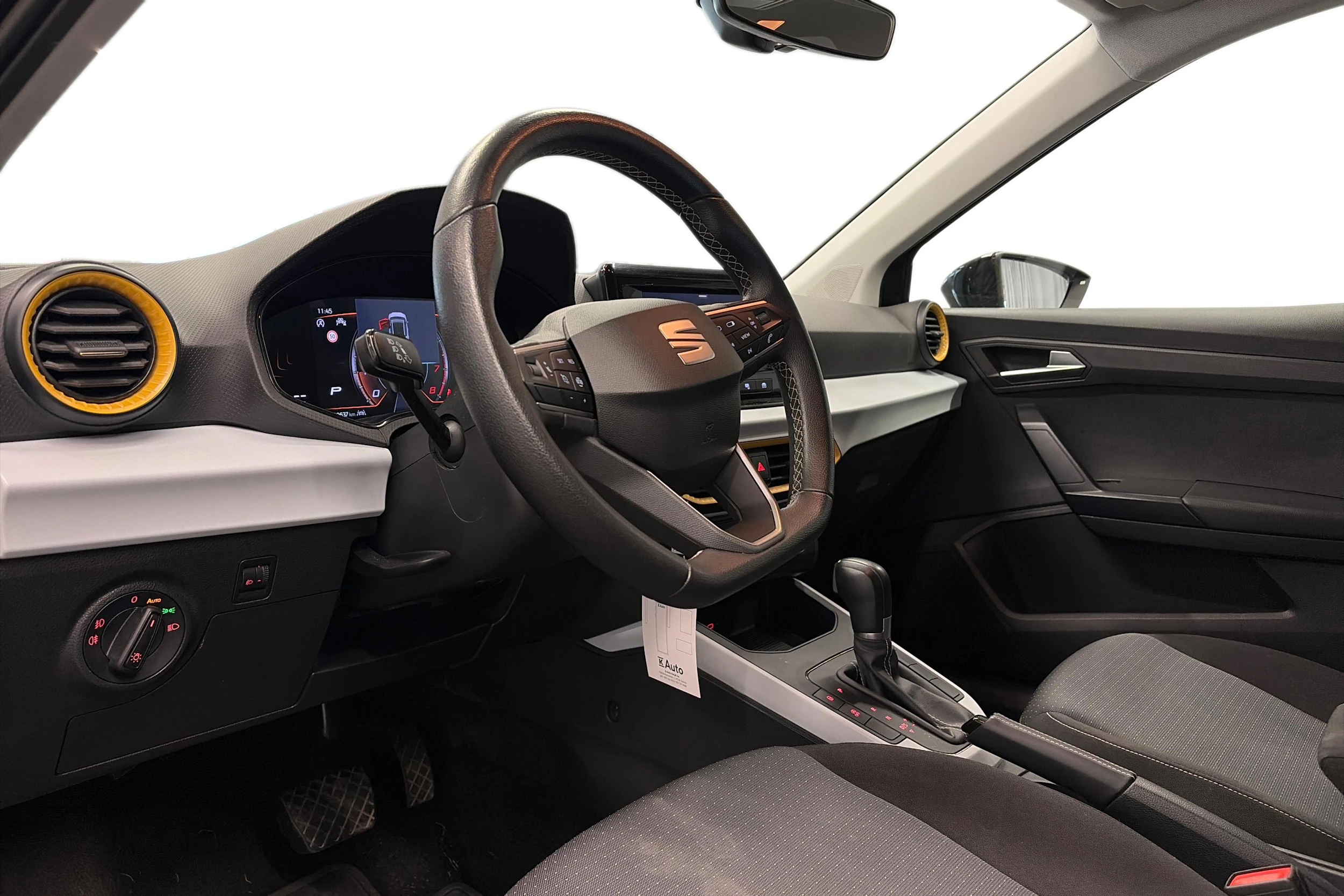 musta SEAT Arona 2024 kuva 3.