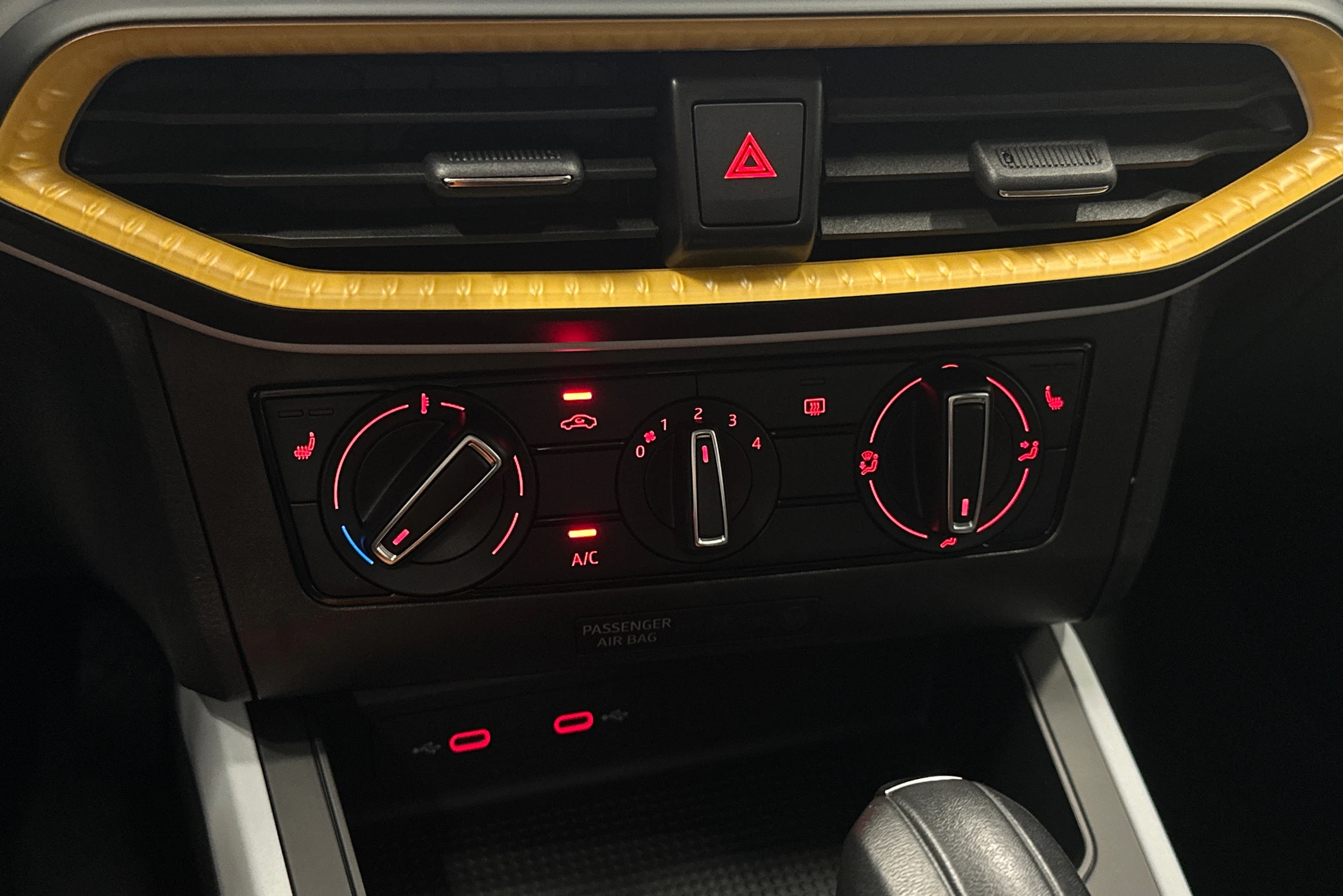 musta SEAT Arona 2024 kuva 27.