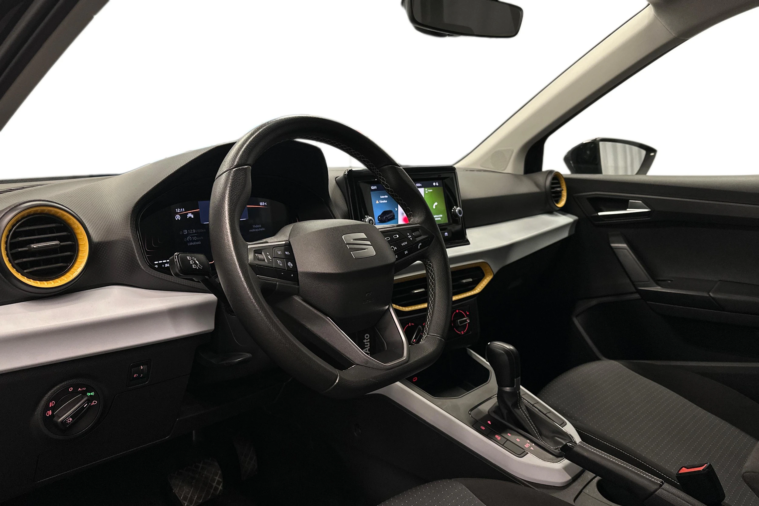 musta SEAT Arona 2024 kuva 6.