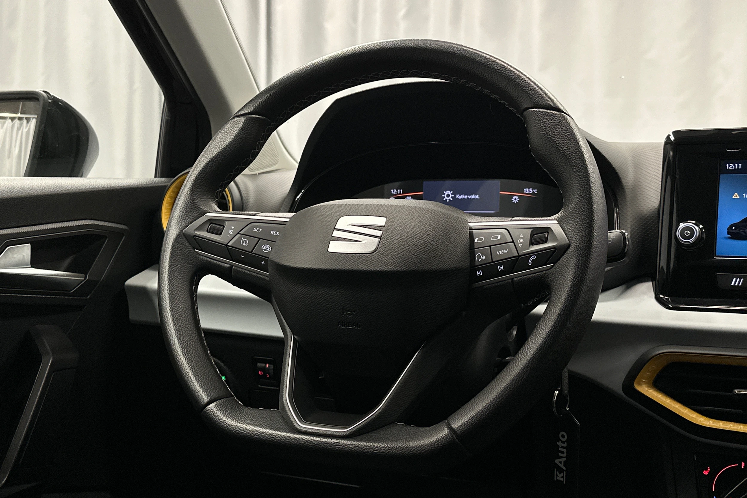 musta SEAT Arona 2024 kuva 13.