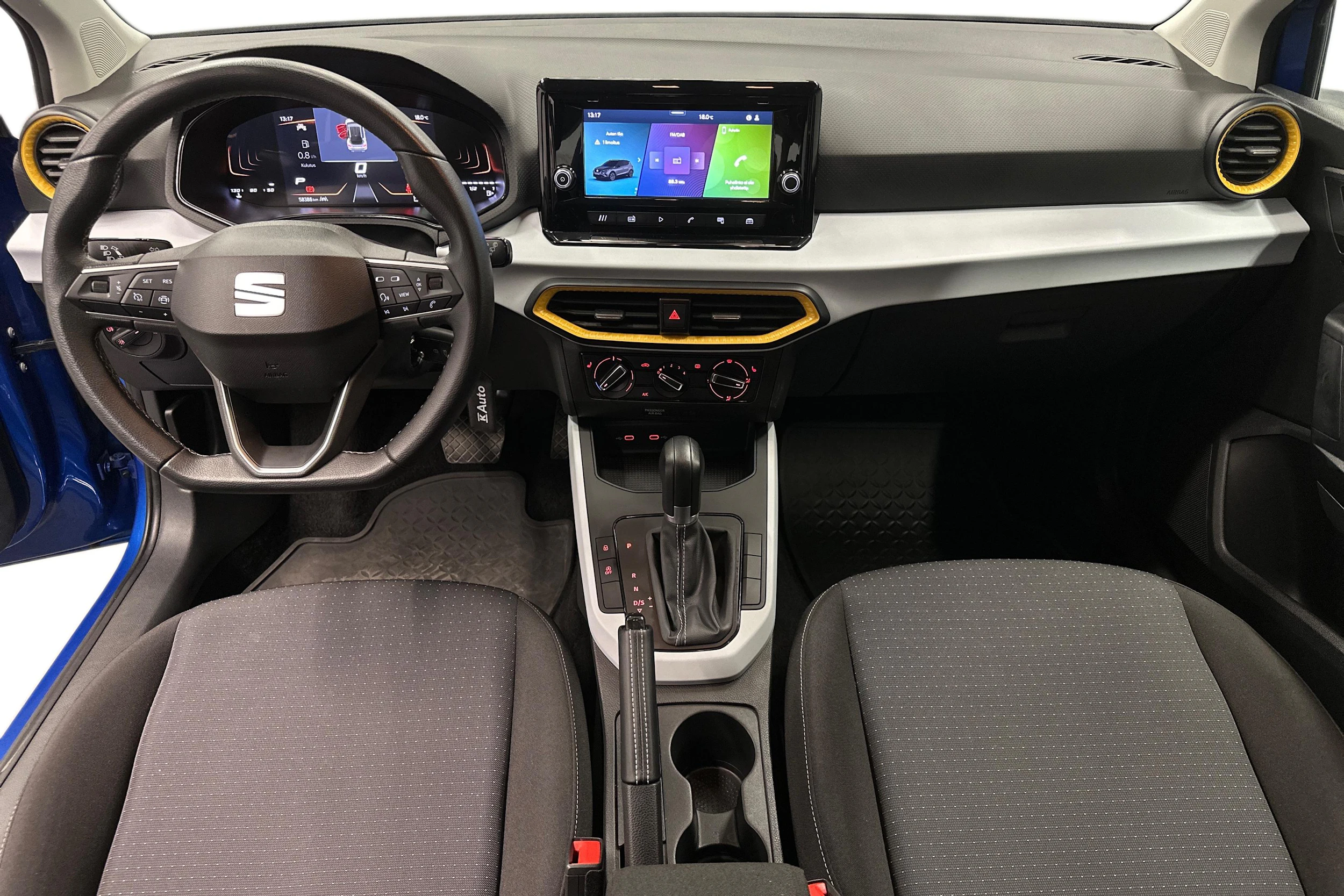 sininen SEAT Arona 2024 kuva 7.