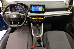 sininen SEAT Arona 2024 kuva 7.