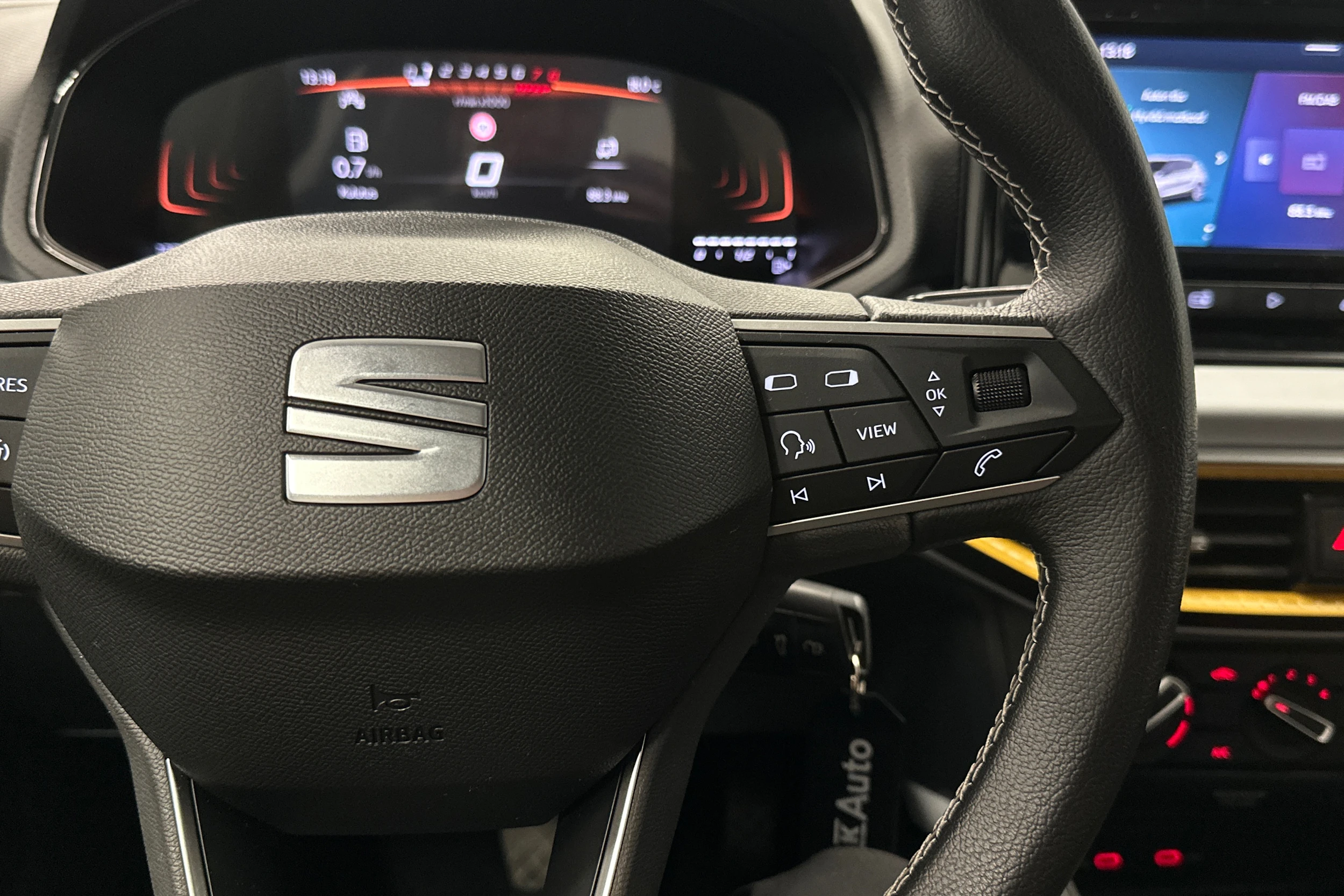 sininen SEAT Arona 2024 kuva 12.