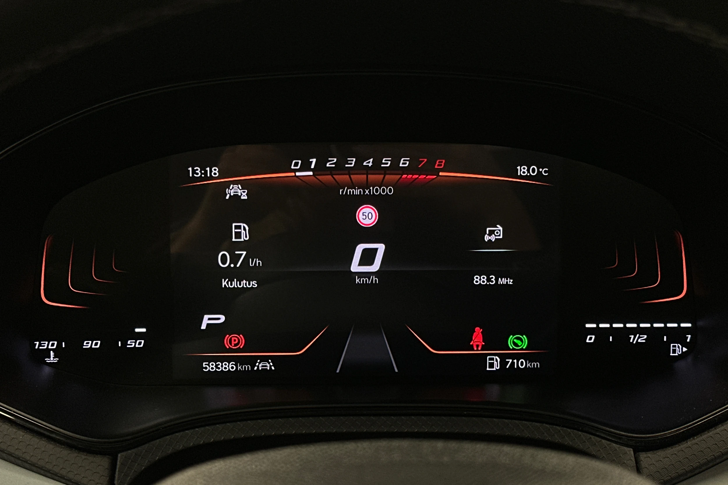 sininen SEAT Arona 2024 kuva 13.