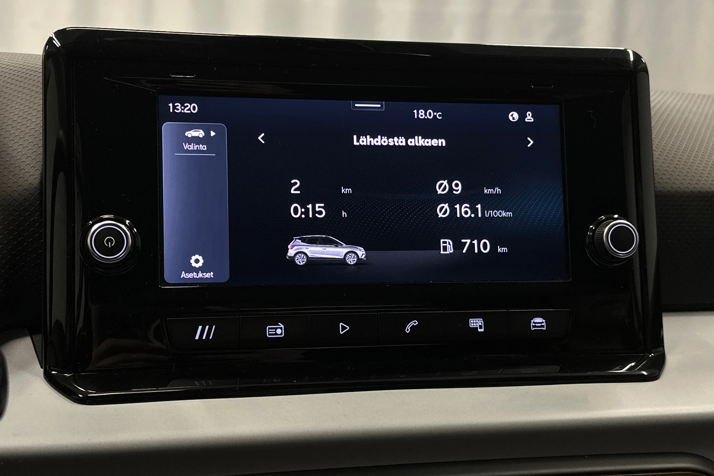 sininen SEAT Arona 2024 kuva 21.