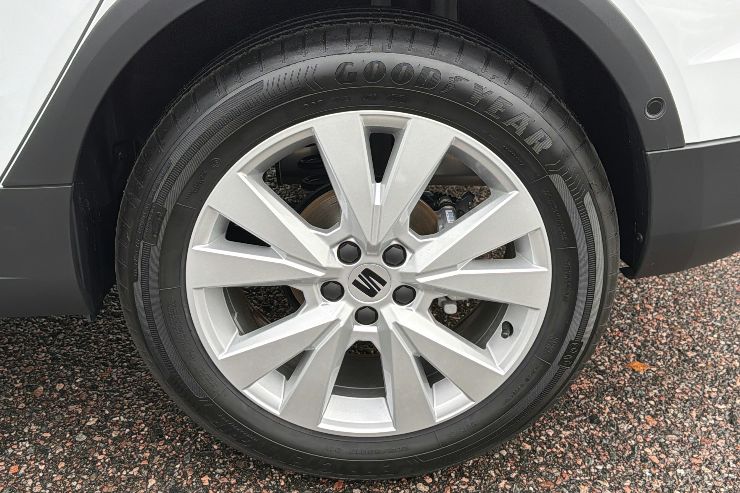 valkoinen SEAT Arona 2025 kuva 10.