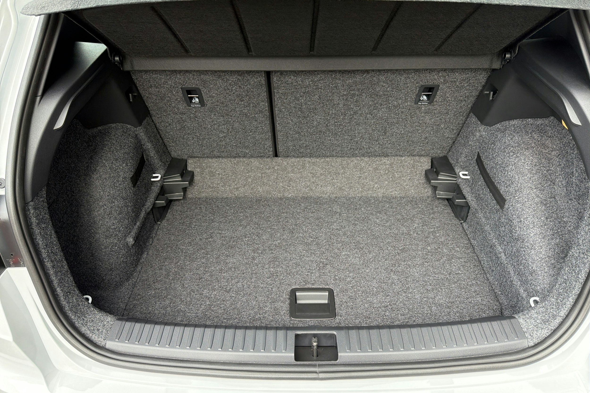 valkoinen SEAT Arona 2025 kuva 11.
