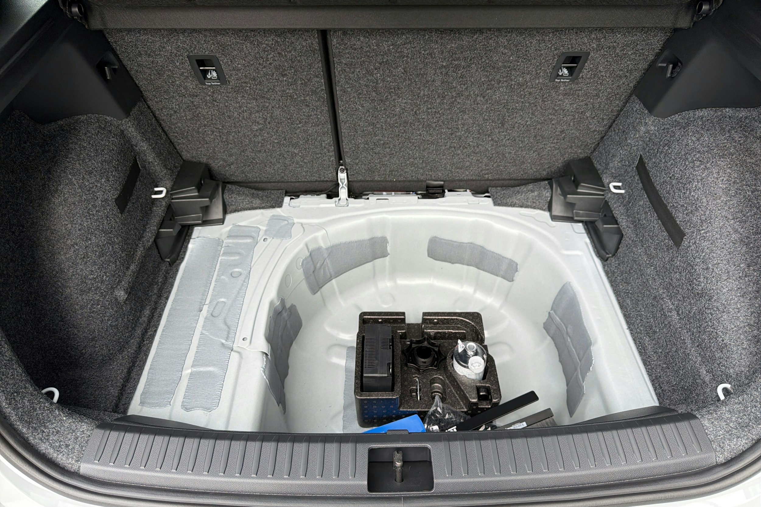 valkoinen SEAT Arona 2025 kuva 12.