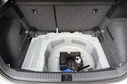 valkoinen SEAT Arona 2025 kuva 12.