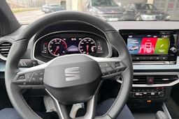 valkoinen SEAT Arona 2025 kuva 13.
