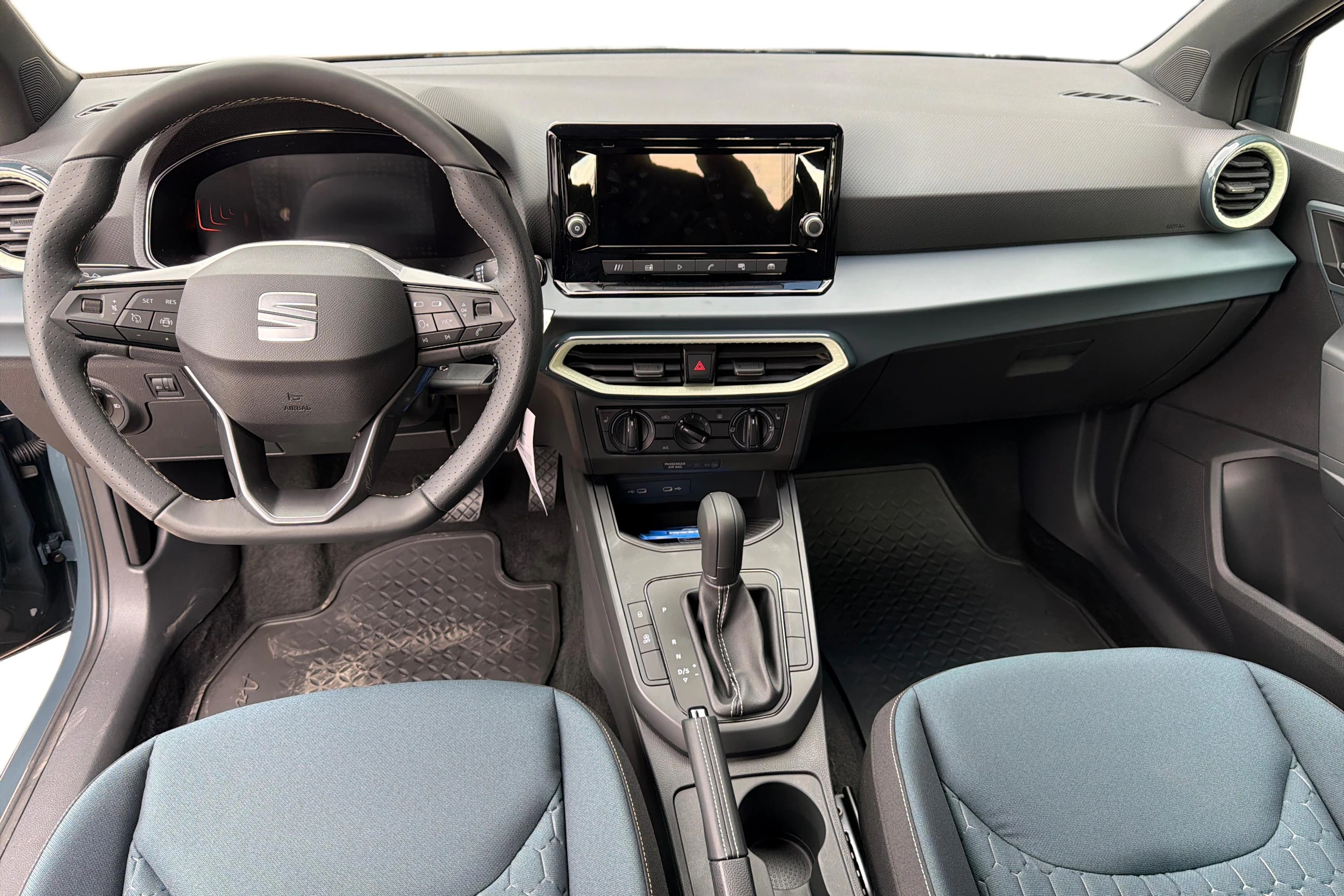 sininen SEAT Arona 2025 kuva 7.