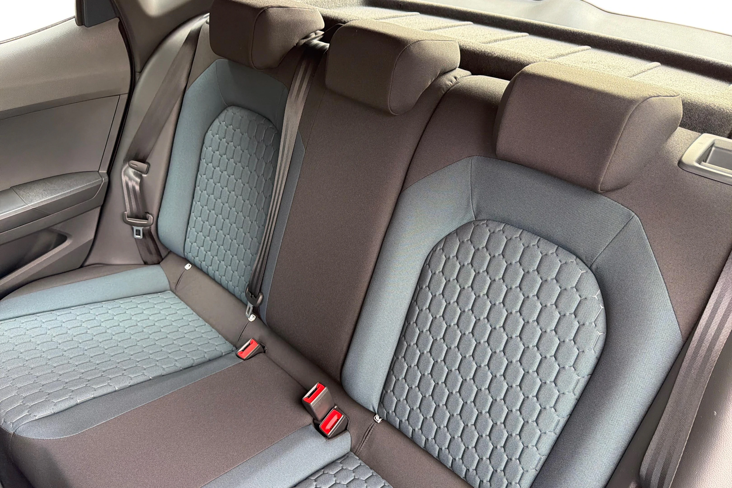 sininen SEAT Arona 2025 kuva 8.