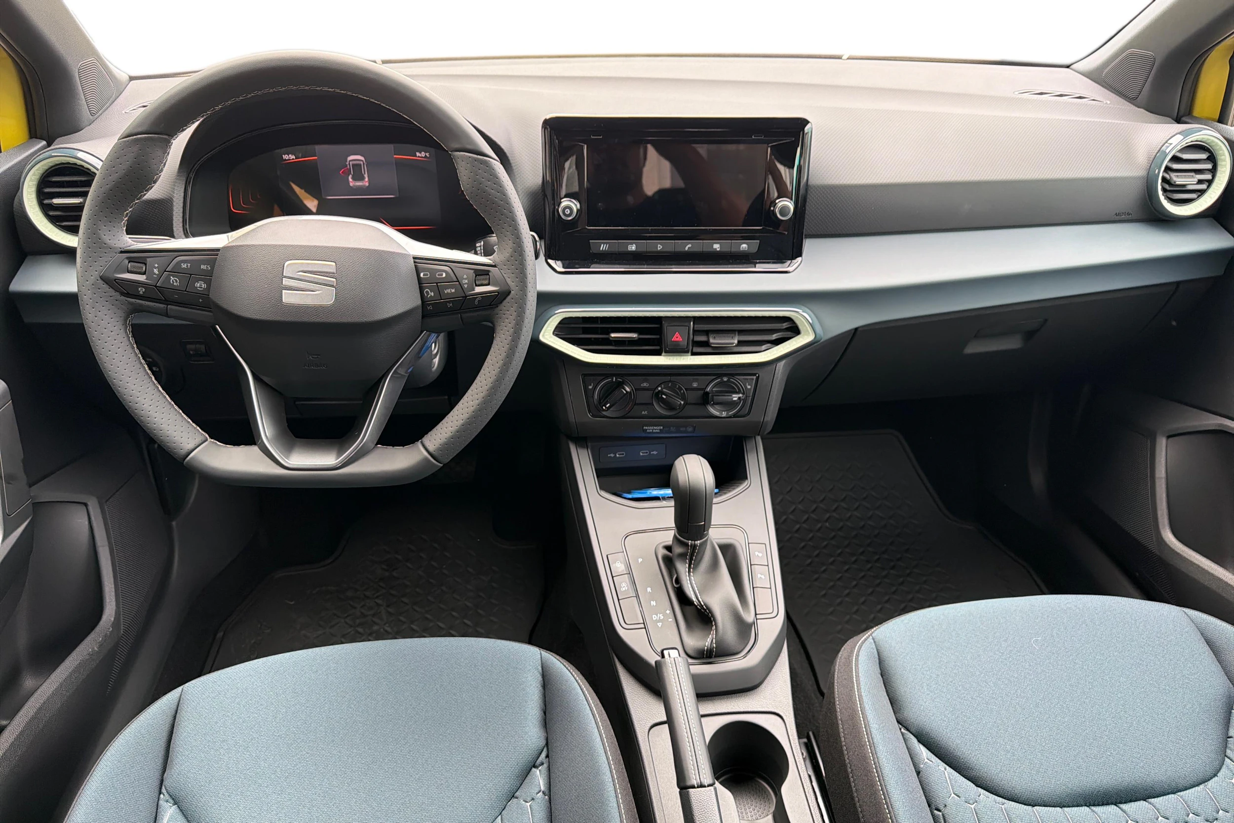 keltainen SEAT Arona 2027 kuva 7.