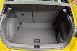 keltainen SEAT Arona 2027 kuva 11.