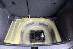keltainen SEAT Arona 2027 kuva 12.