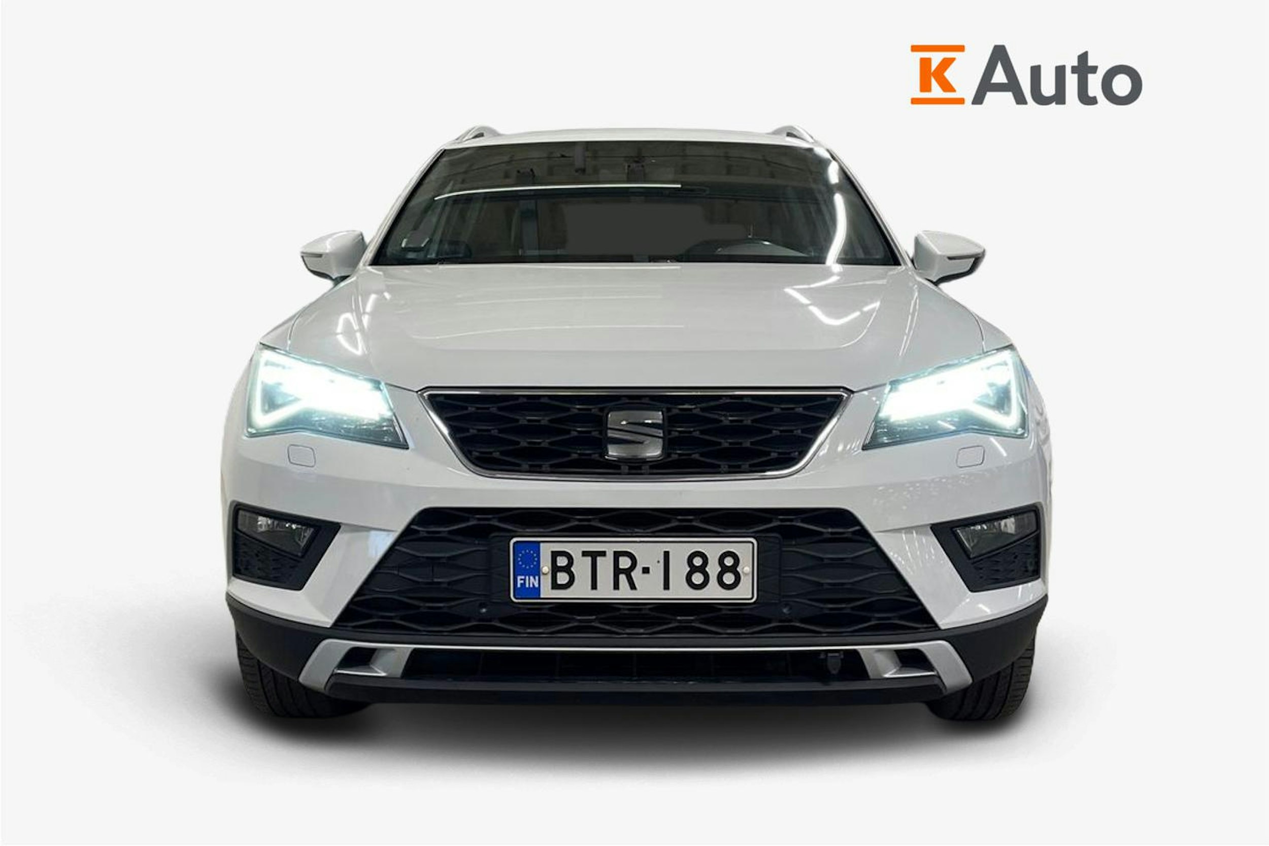 valkoinen SEAT Ateca 2016 kuva 5.