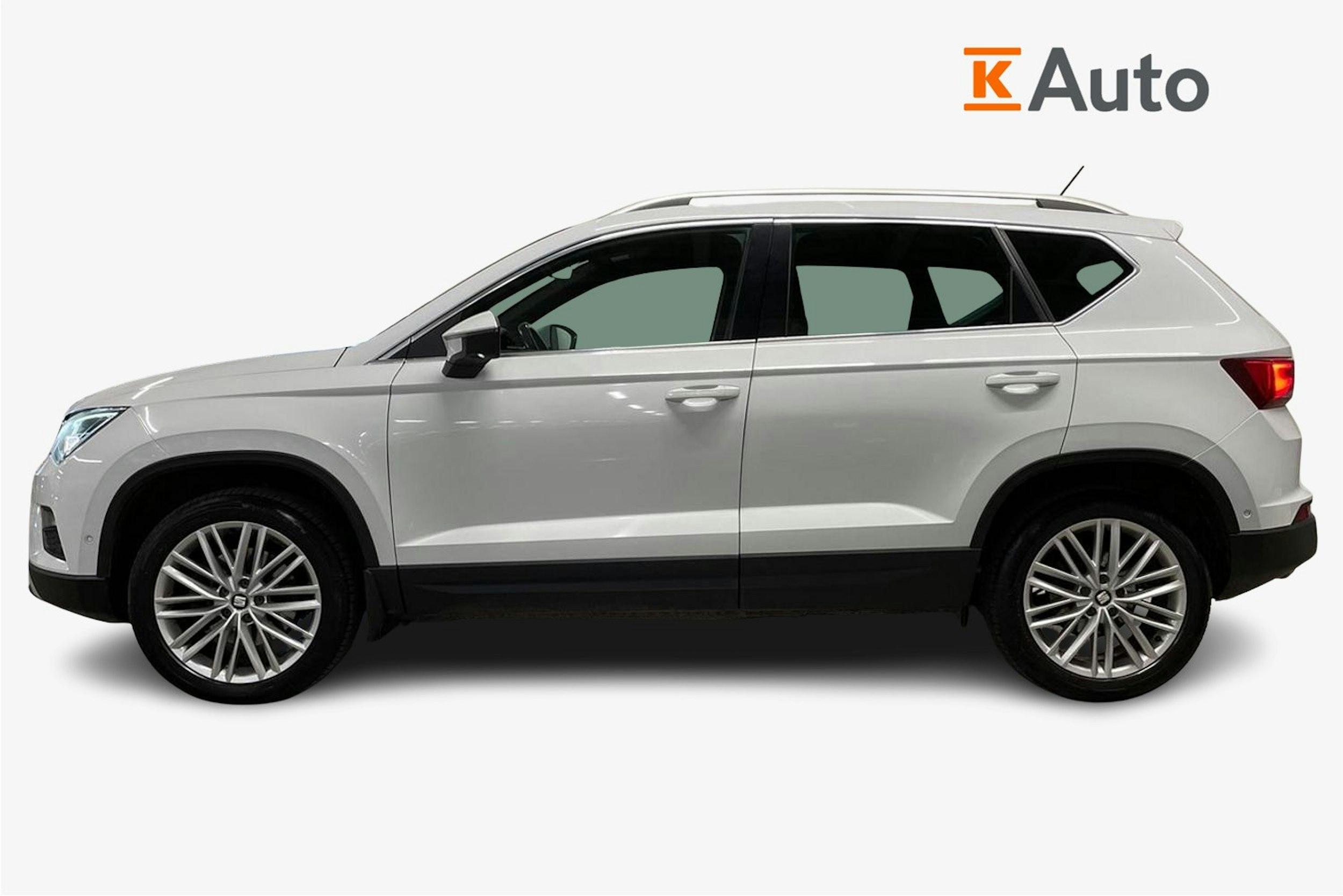 valkoinen SEAT Ateca 2016 kuva 6.