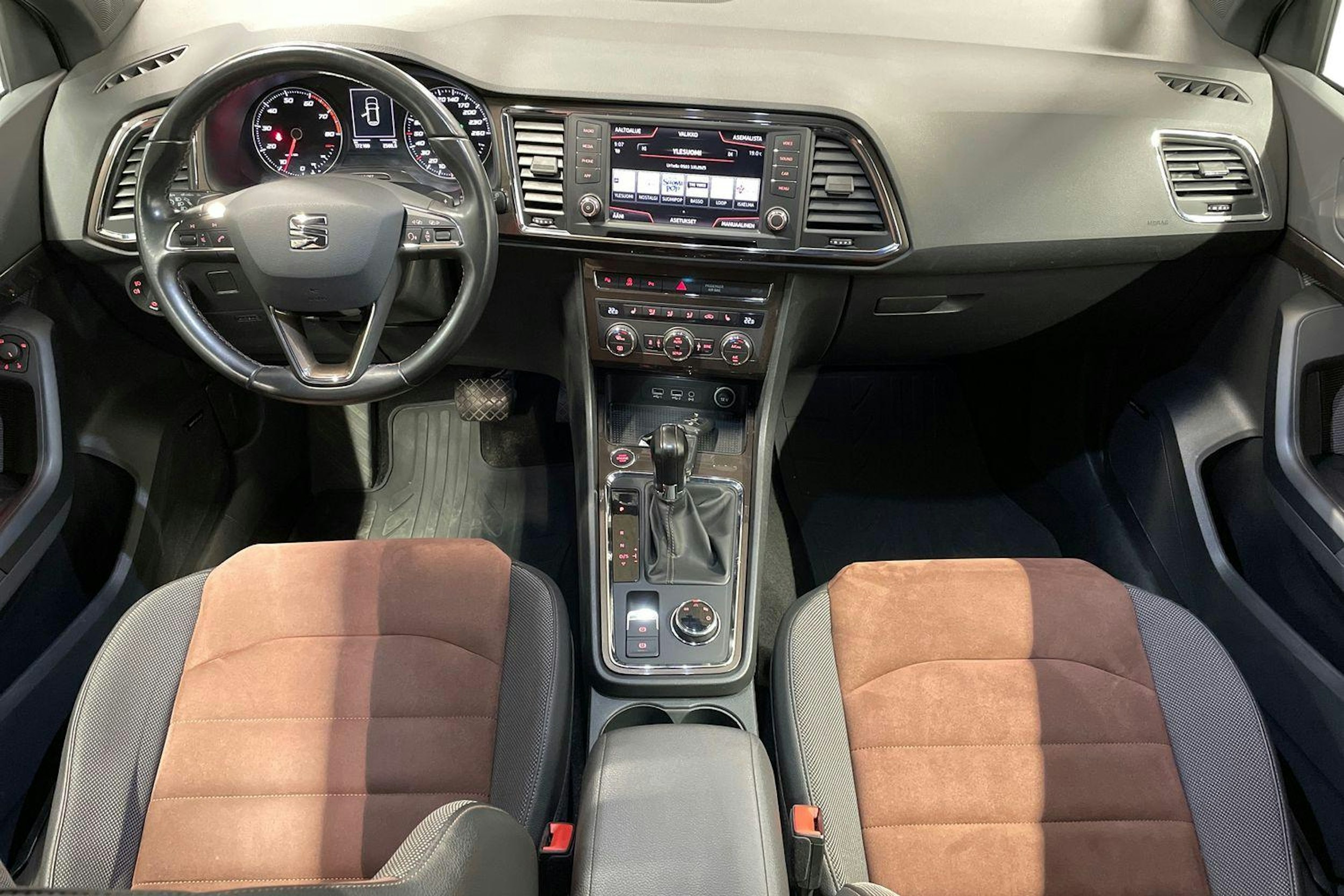 valkoinen SEAT Ateca 2016 kuva 9.