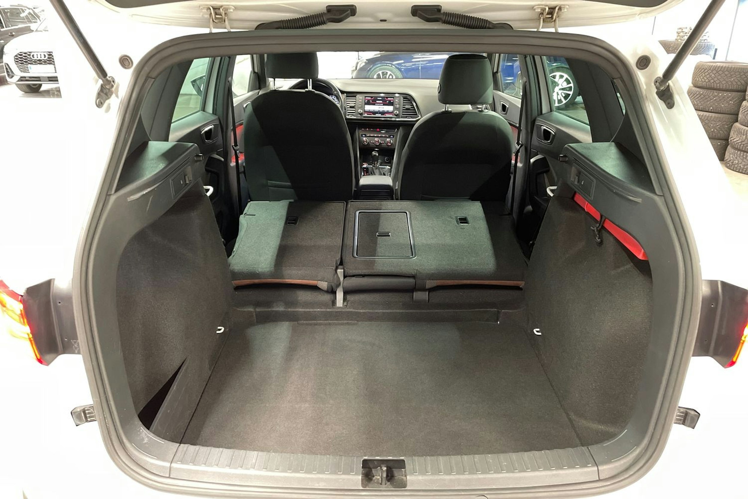 valkoinen SEAT Ateca 2016 kuva 15.