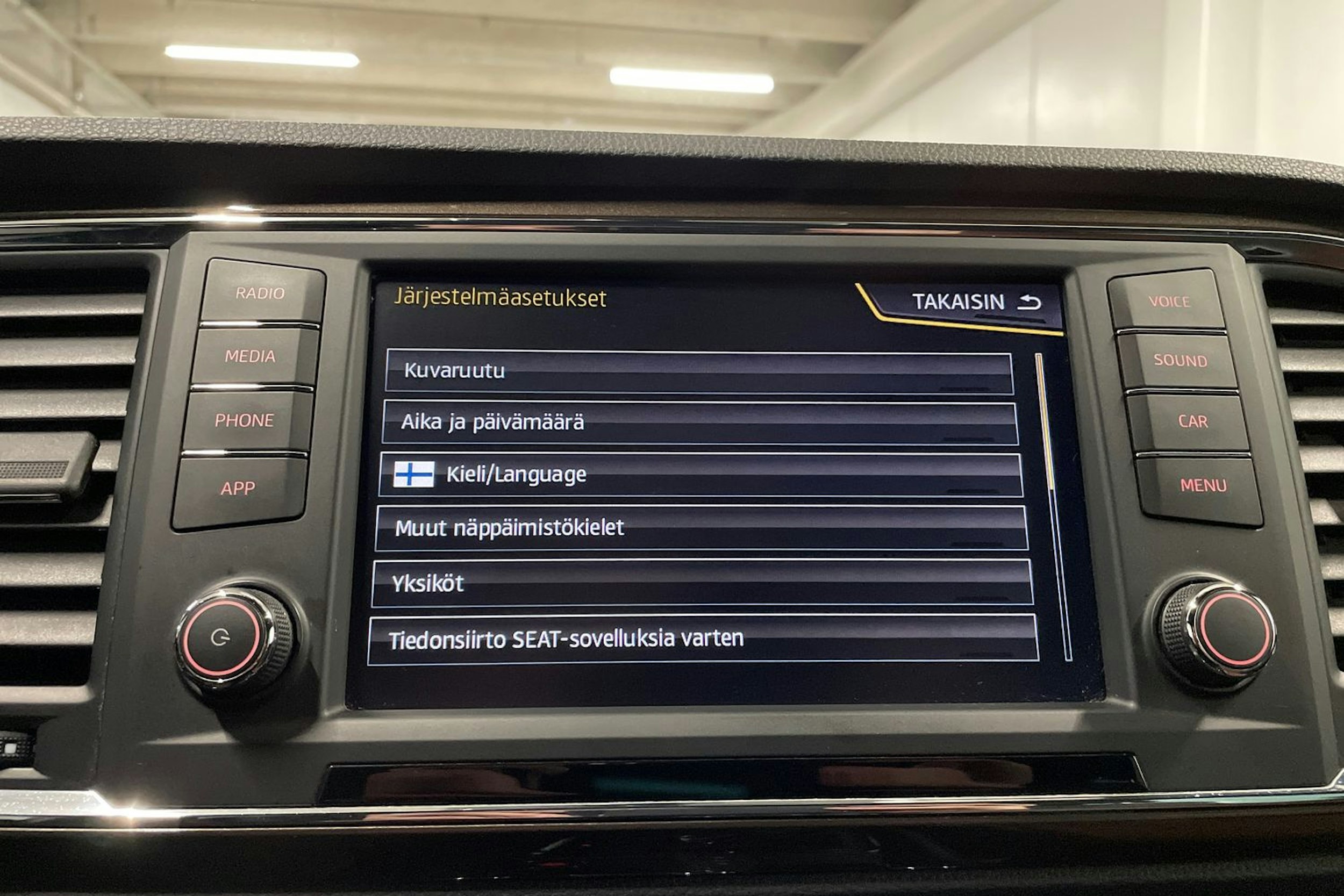 valkoinen SEAT Ateca 2016 kuva 18.