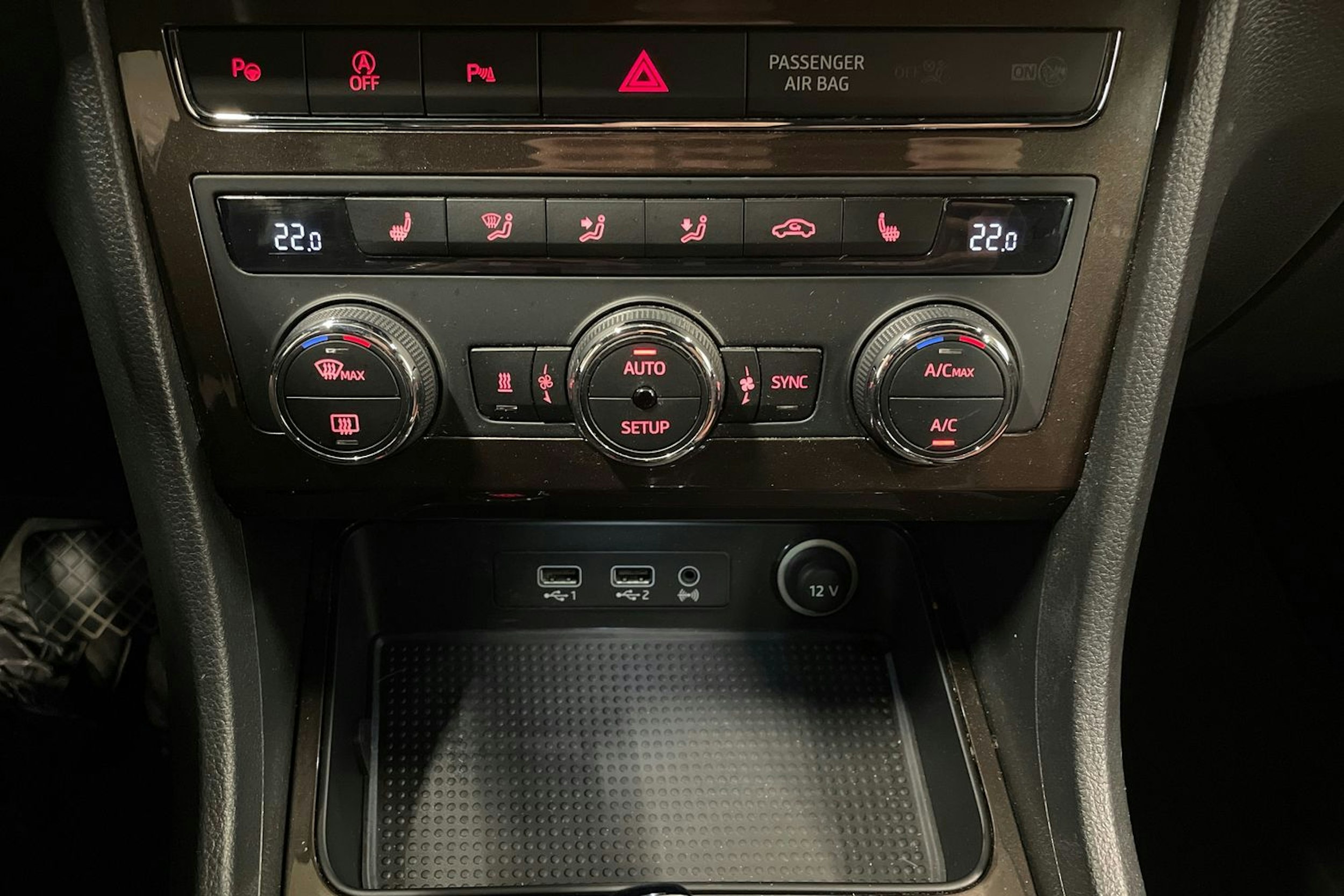 valkoinen SEAT Ateca 2016 kuva 21.