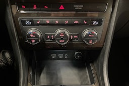 valkoinen SEAT Ateca 2016 kuva 21.