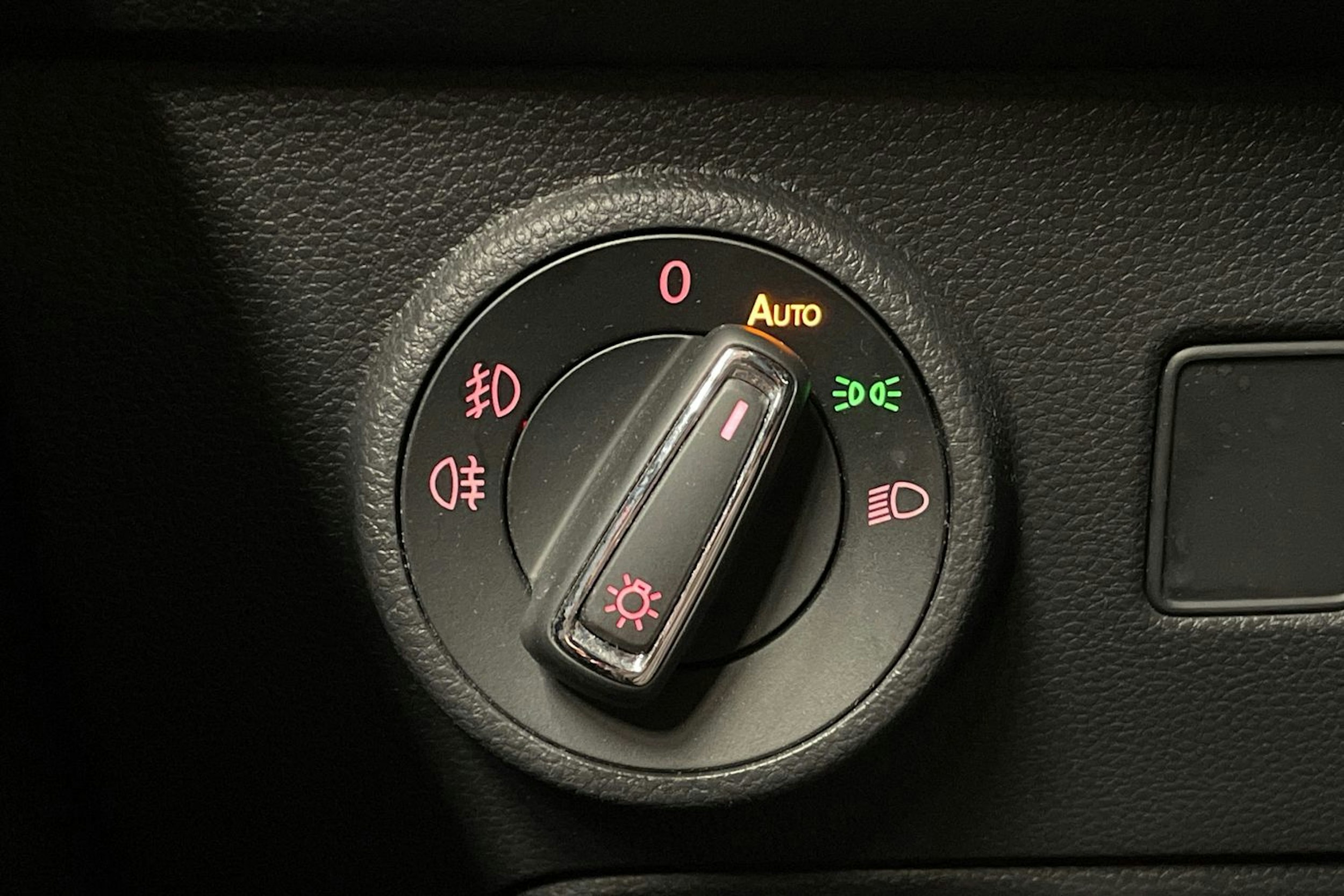 valkoinen SEAT Ateca 2016 kuva 23.