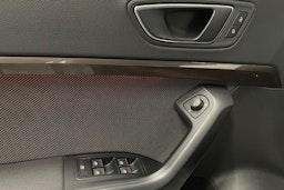 valkoinen SEAT Ateca 2016 kuva 26.