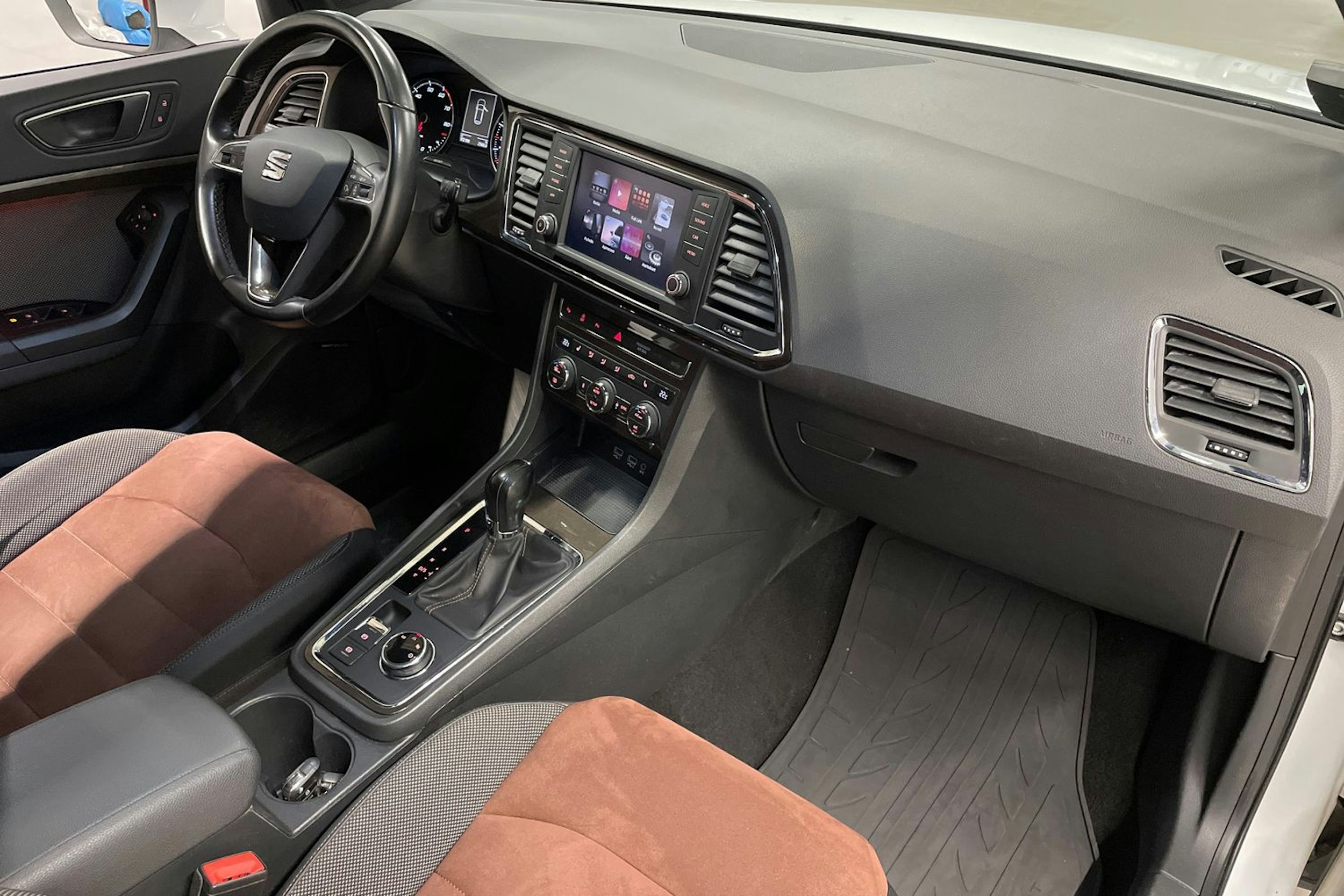 valkoinen SEAT Ateca 2016 kuva 29.
