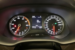 Punainen SEAT Ateca 2017 kuva 14.