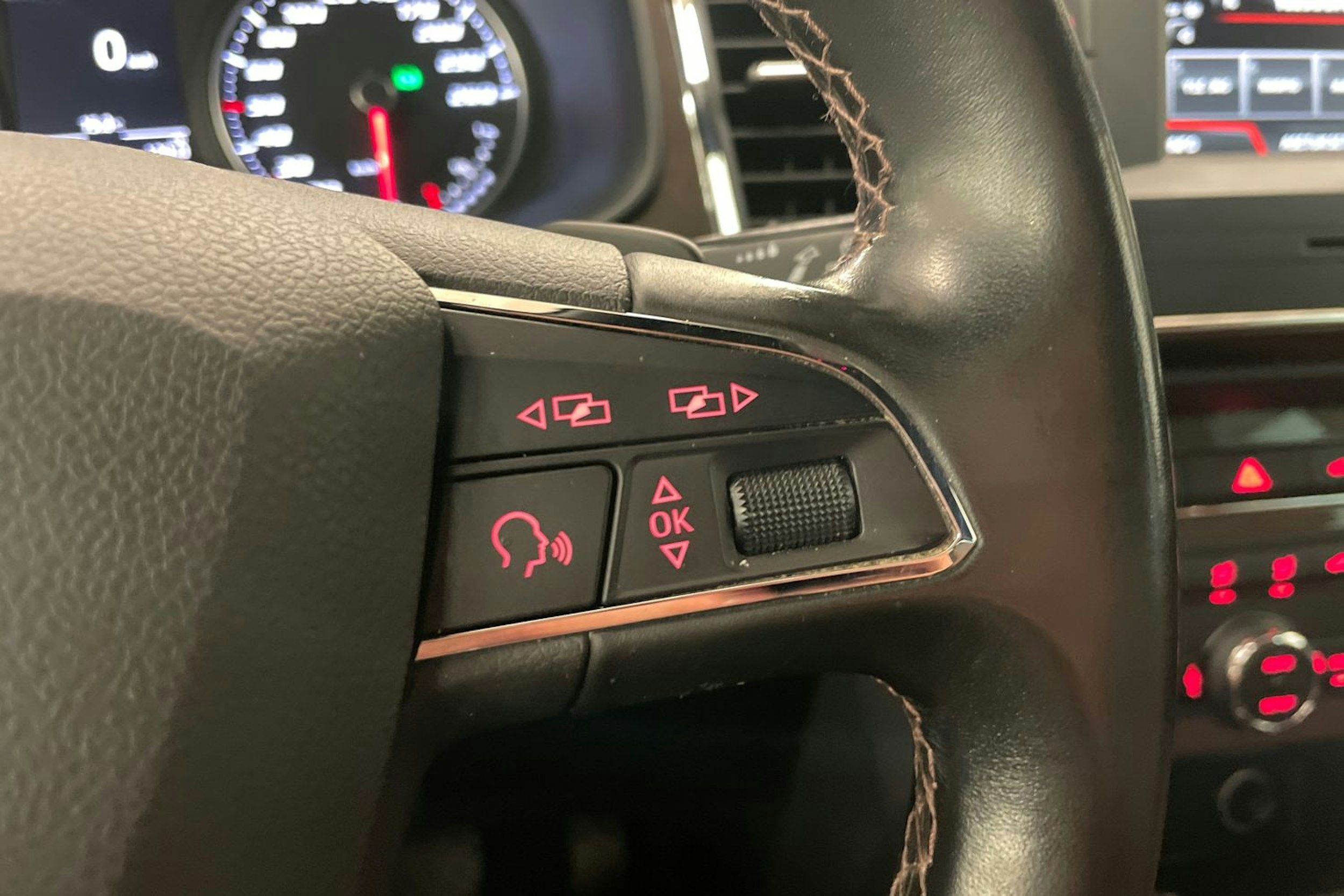 Punainen SEAT Ateca 2017 kuva 15.