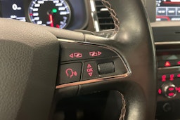 Punainen SEAT Ateca 2017 kuva 15.