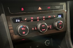 Punainen SEAT Ateca 2017 kuva 20.