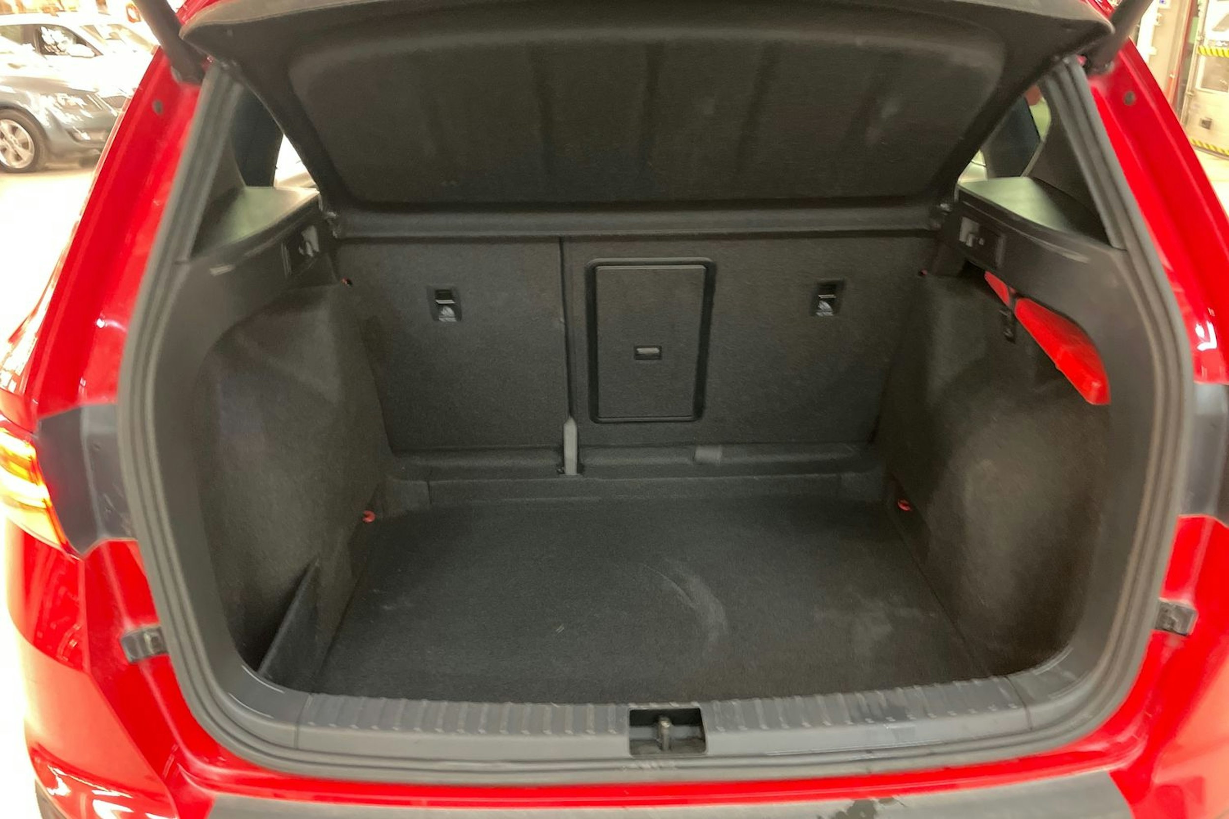 Punainen SEAT Ateca 2017 kuva 25.