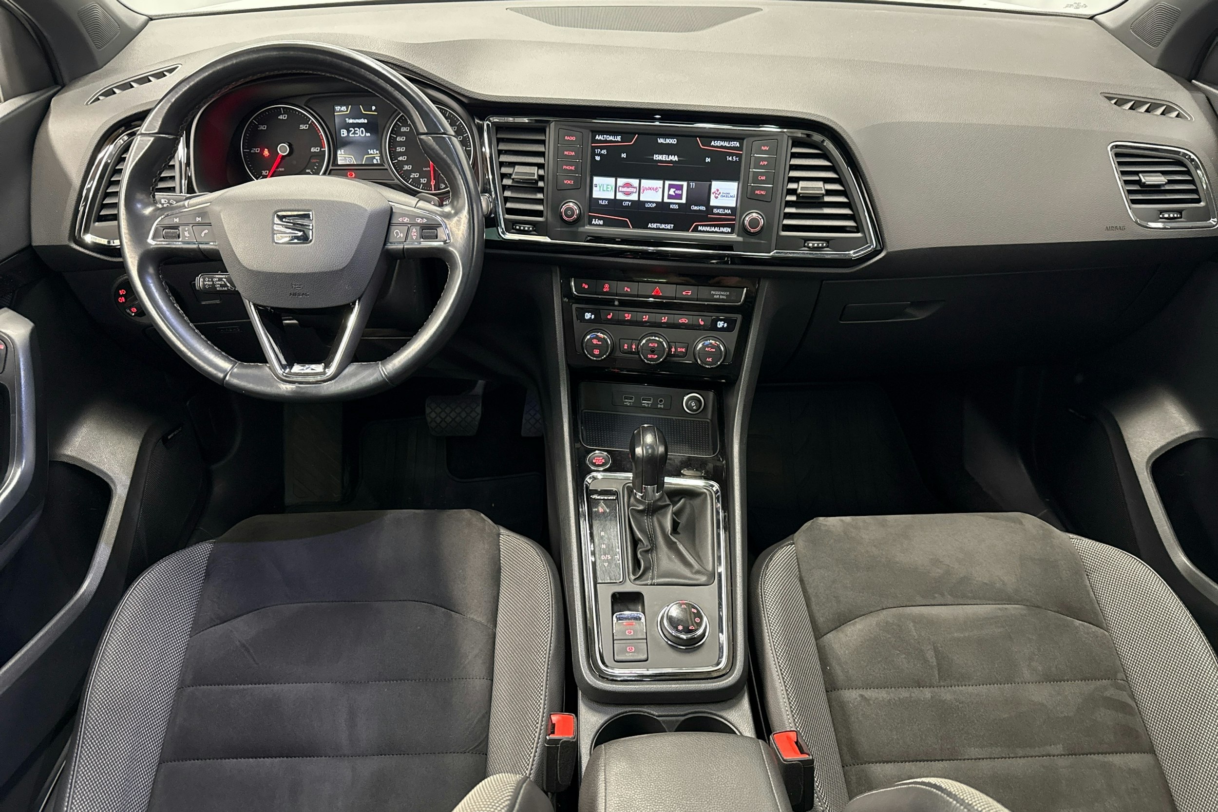 valkoinen SEAT Ateca 2017 kuva 7.