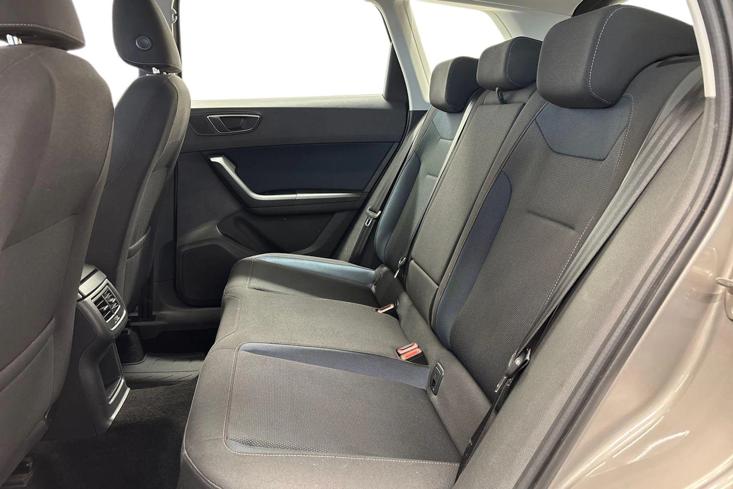 ruskea (beige) SEAT Ateca 2017 kuva 8.